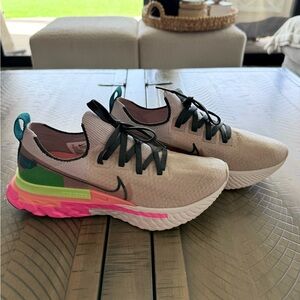 Women’s Nike react infinity run